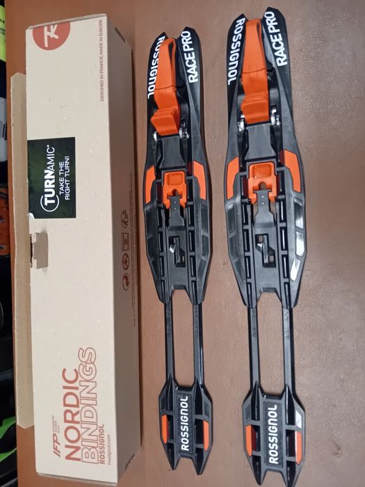 Narty biegowe classic Rossignol R-skin Ultralite foką z wiązaniami