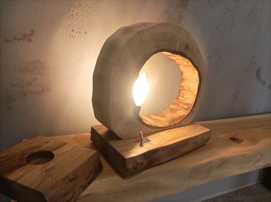 Lampka nocna. Lampa. Świecznik. Drewno.