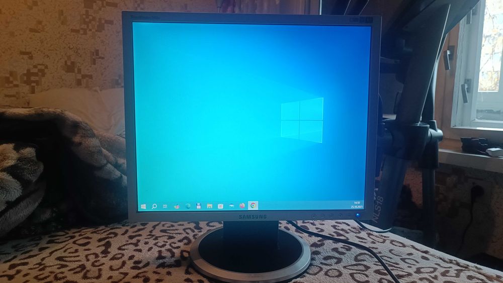 Монитор Samsung 19