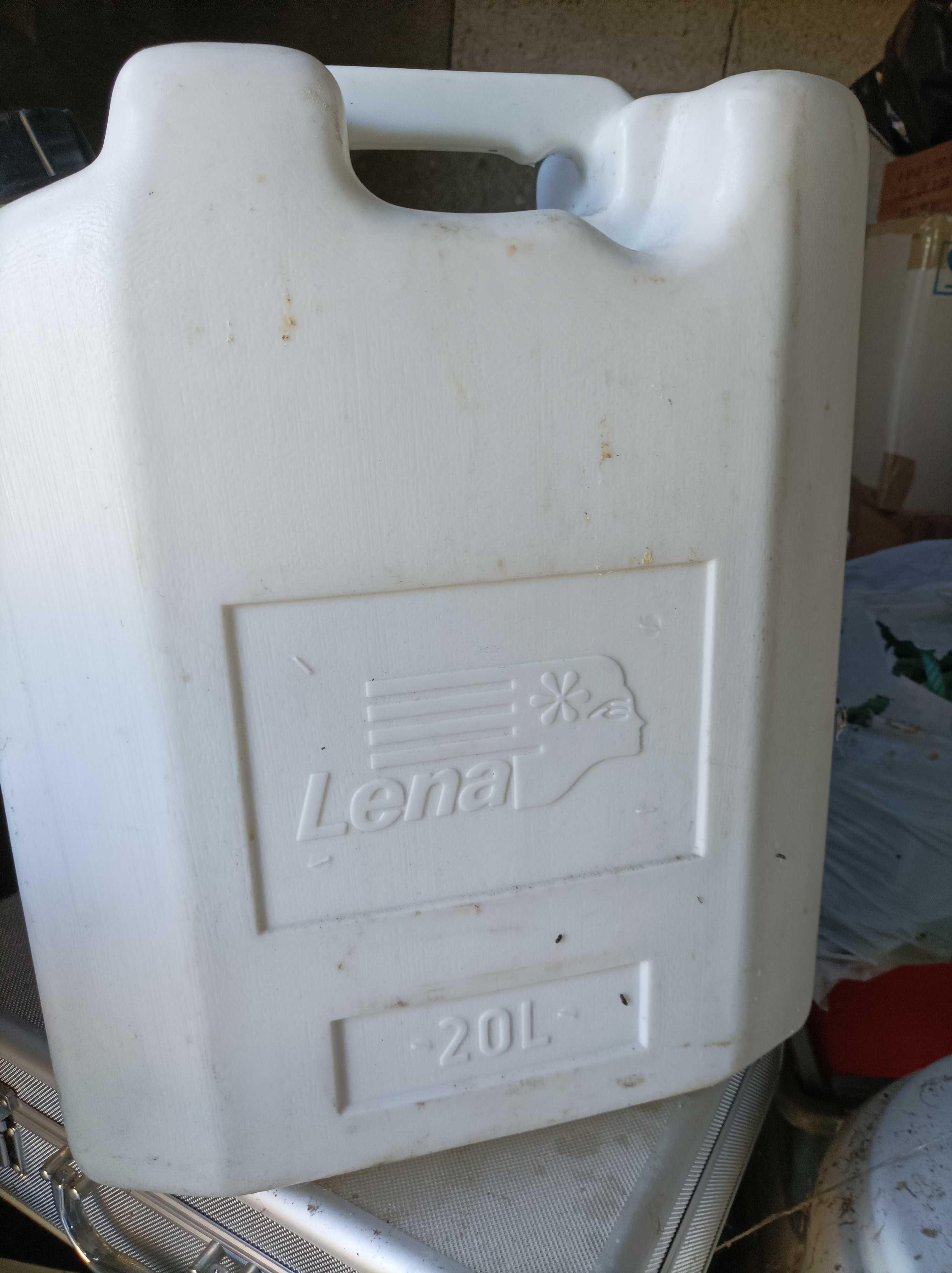 Jerricans de 20 litros marca LENA