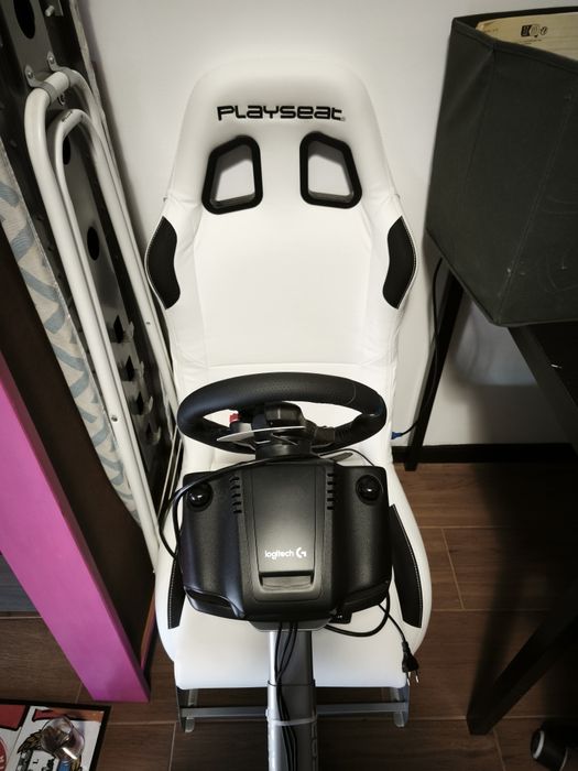 Conjunto cockpit, volante, pedais e shifter Logitech g29