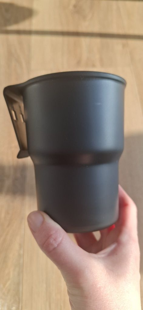 Samochodowy uchwyt na kubek cup holder