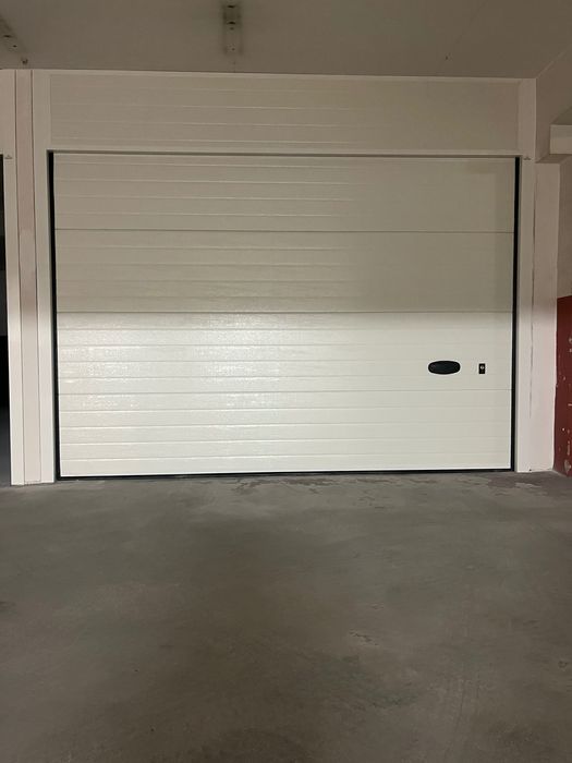 Garagem fechada para arrendar