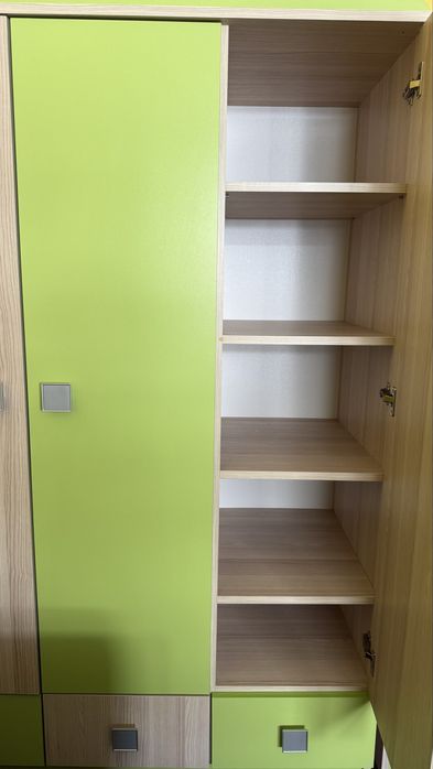 Meble do pokoju dziecięcego/młodzieżowego