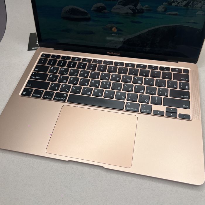Apple Macbook Air 13 8/256 M1