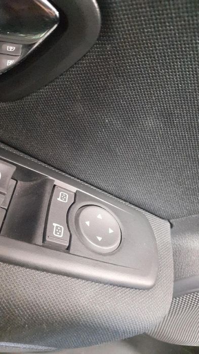 Retrovisor / espelho direito RENAULT Megane III Grandtour (KZ0/1)