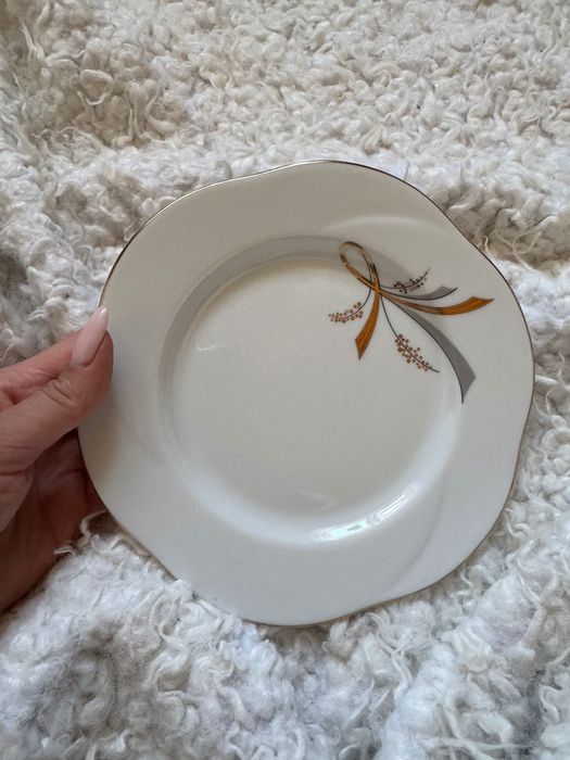 Komplet talerzy, talerzyków i misek