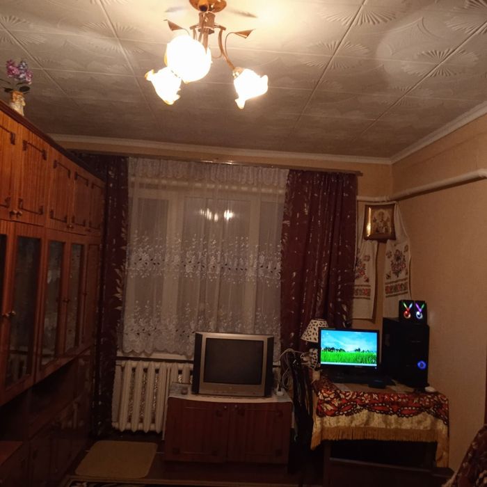 2-х кімната квартира в центрі селища Веселинове