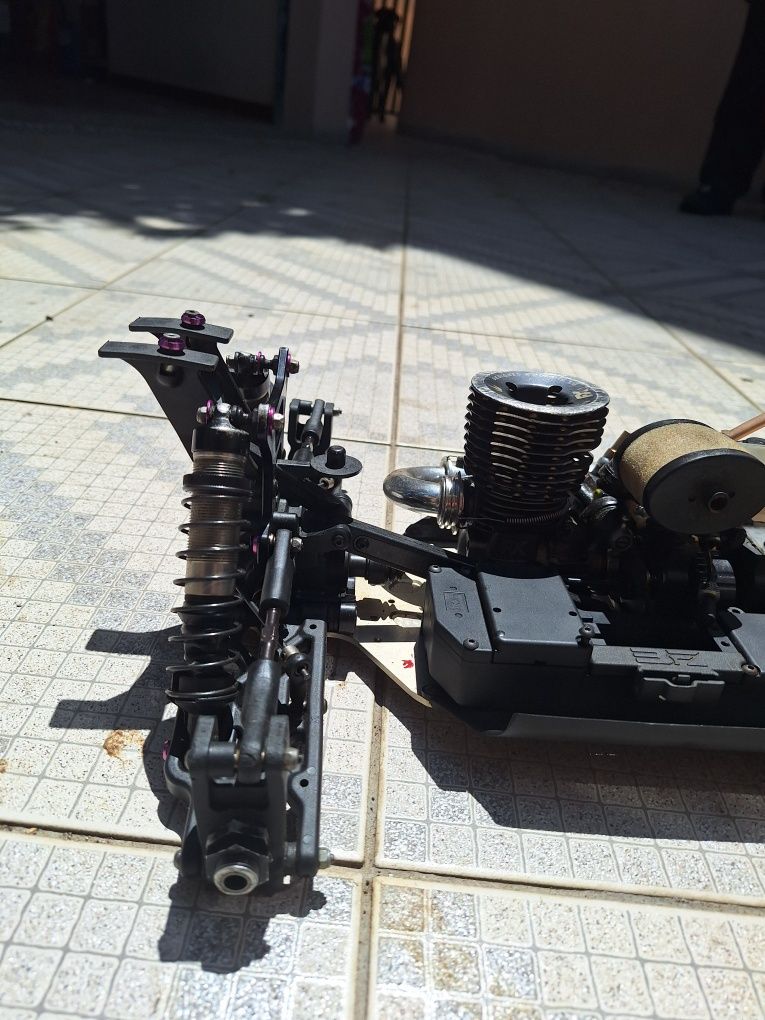 Xray xb8 2021 1/8TT