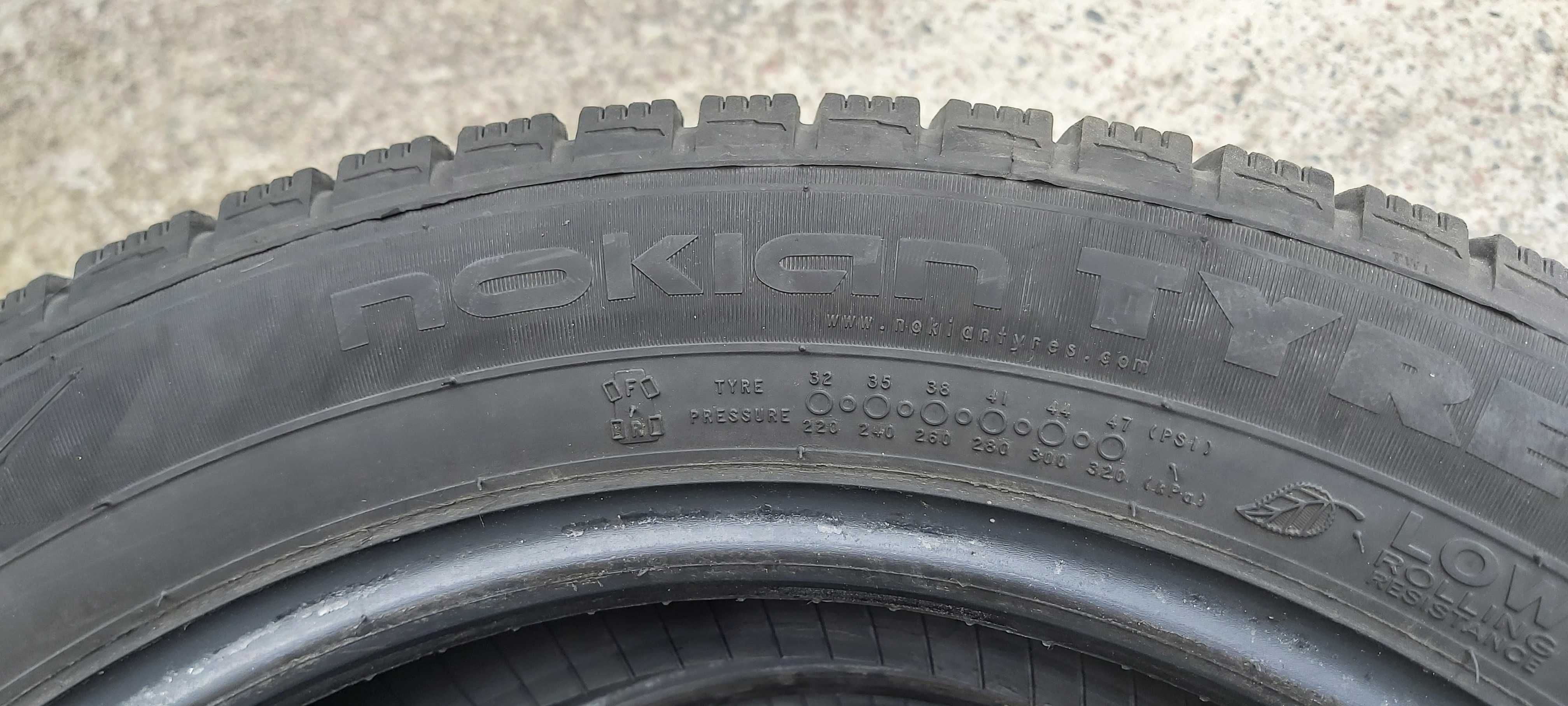 Резина Зимова NOKIAN TYRES NORDMAN 215/55 R17