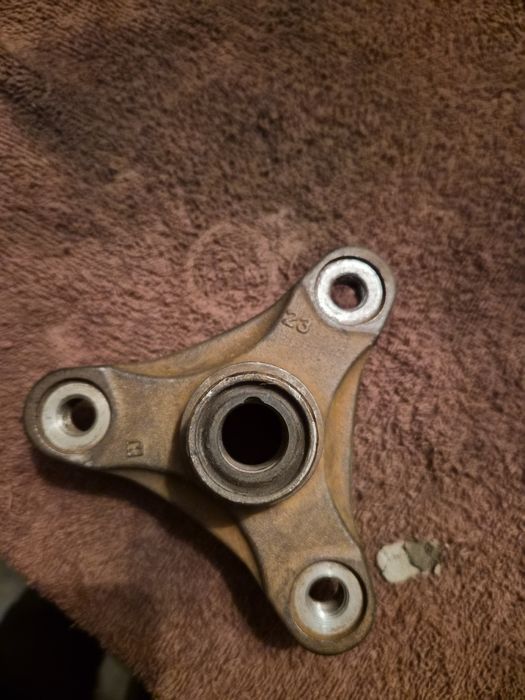 Kołnierz flansza mostu dyferencjału wału motyl  bmw f11, f10