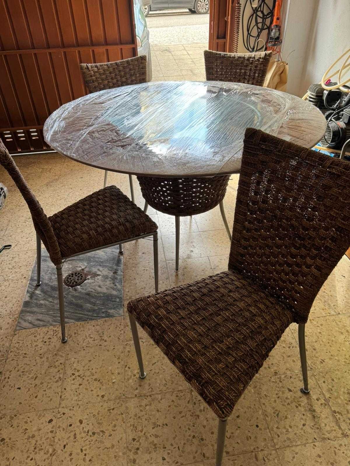 Mesa de cozinha de vidro