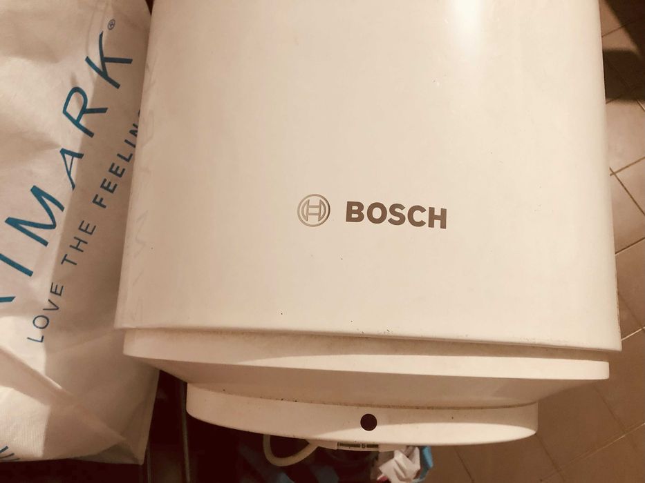 Termo-acumulador marca Bosch  100 litros