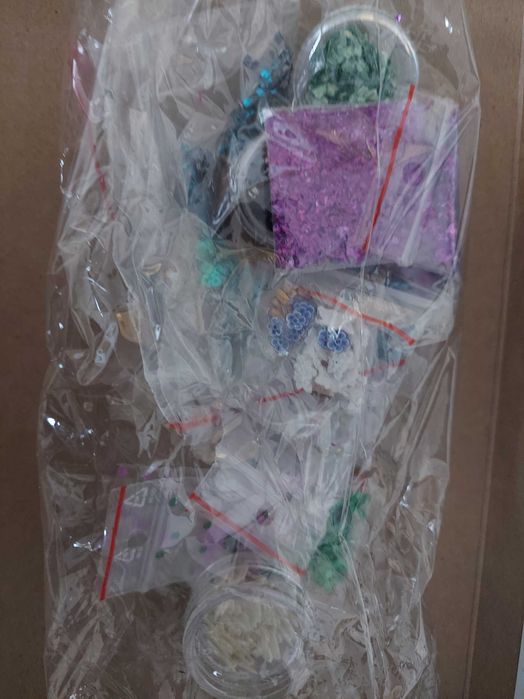 Tipsy przezroczyste, białe, mleczne