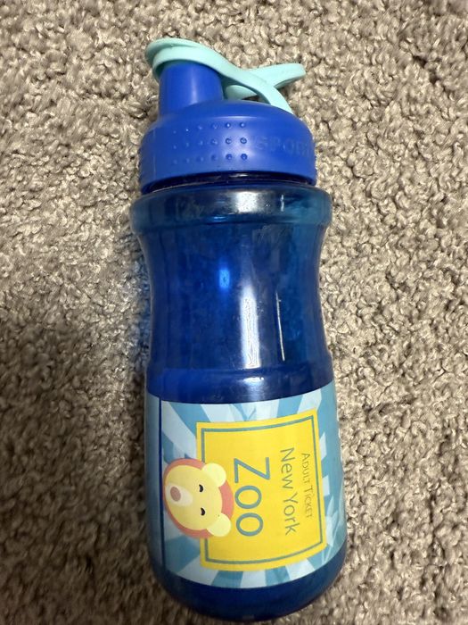 Продам бутылку для воды новая 500 мл