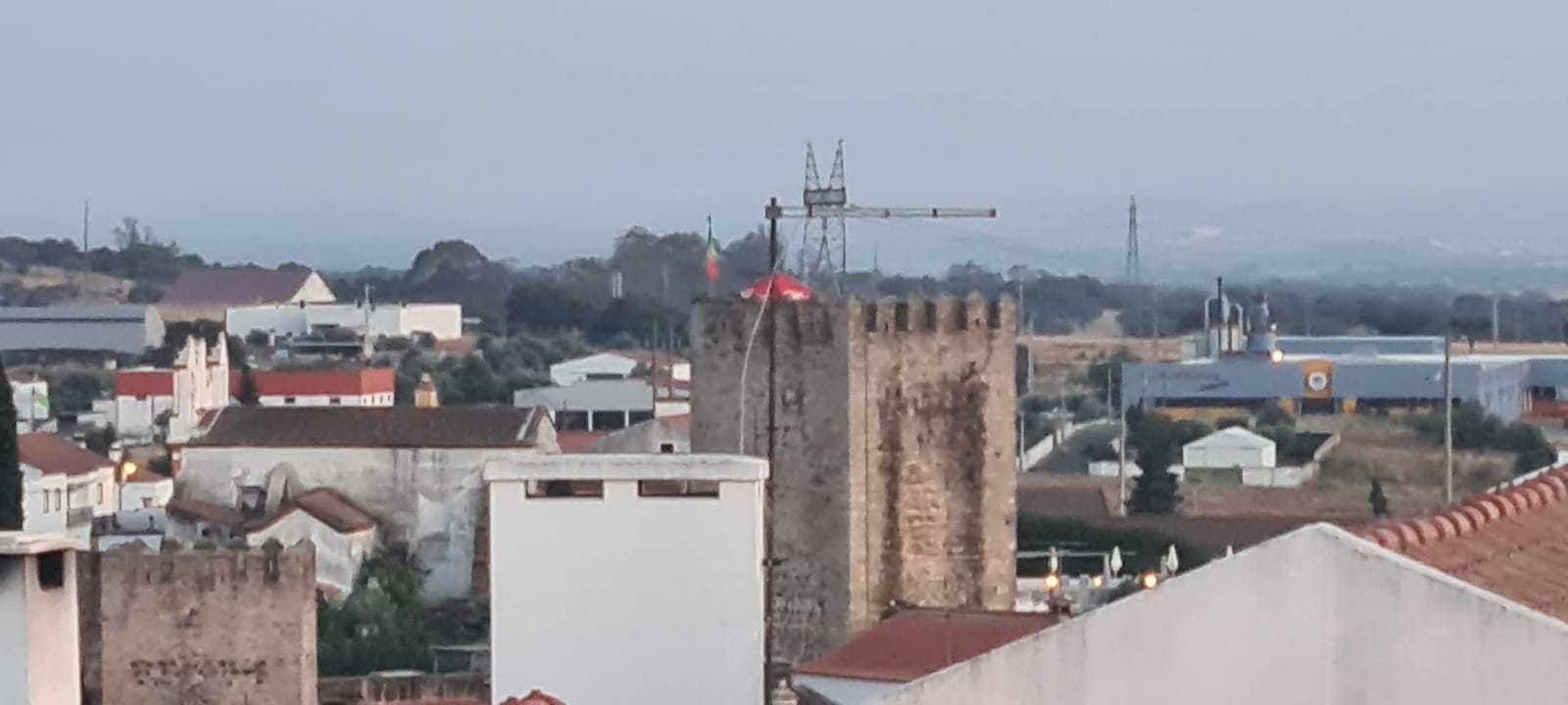 Maravilhoso andar de moradia, mobilado, com terraço em Alter do Chão