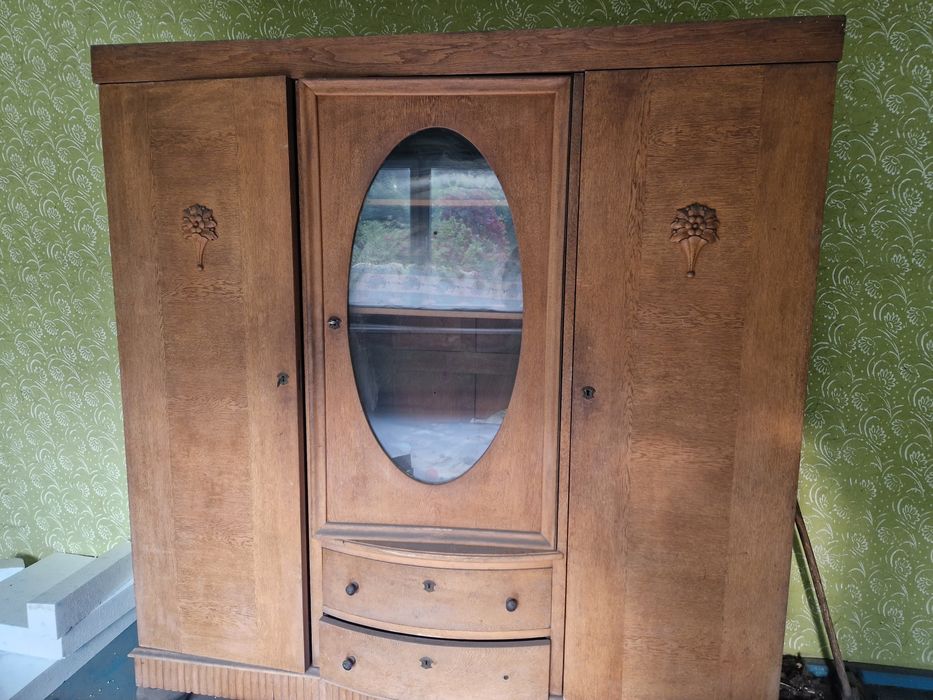 Szafa antyk  przedwojenna z litego drewna