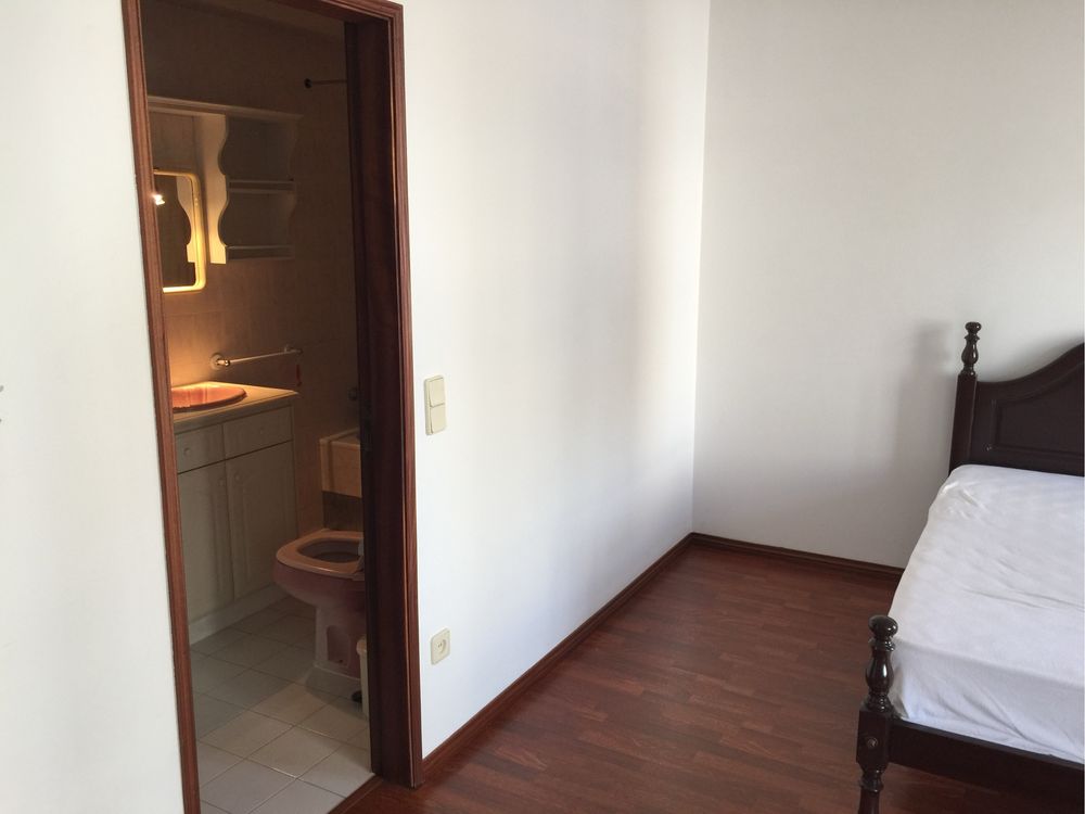 Arrenda-se quarto a estudante a 1min da ESECs
