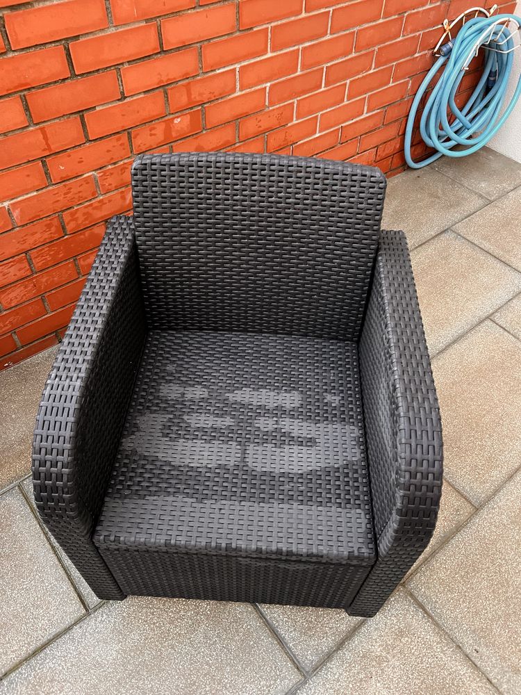 Vendo cadeiras jardim com mesa de centro