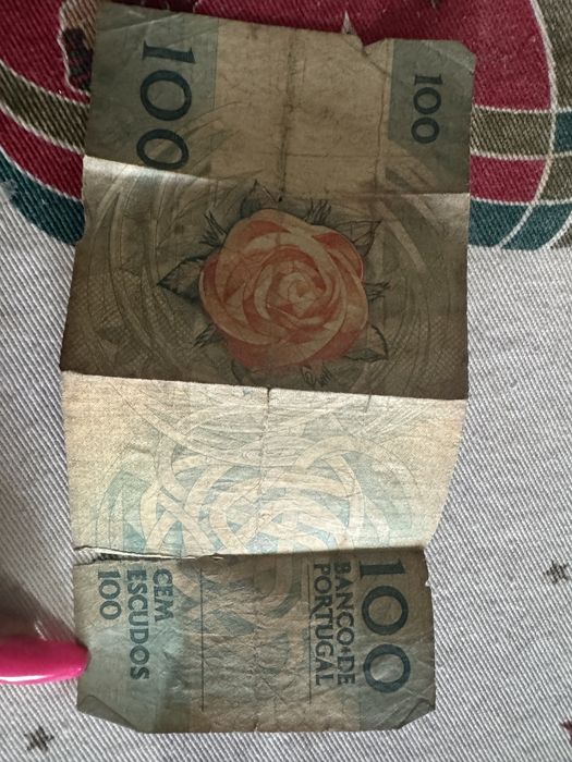 Notas antigas em bom estado