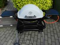 Grill gazowy Weber Q120 na stoliku