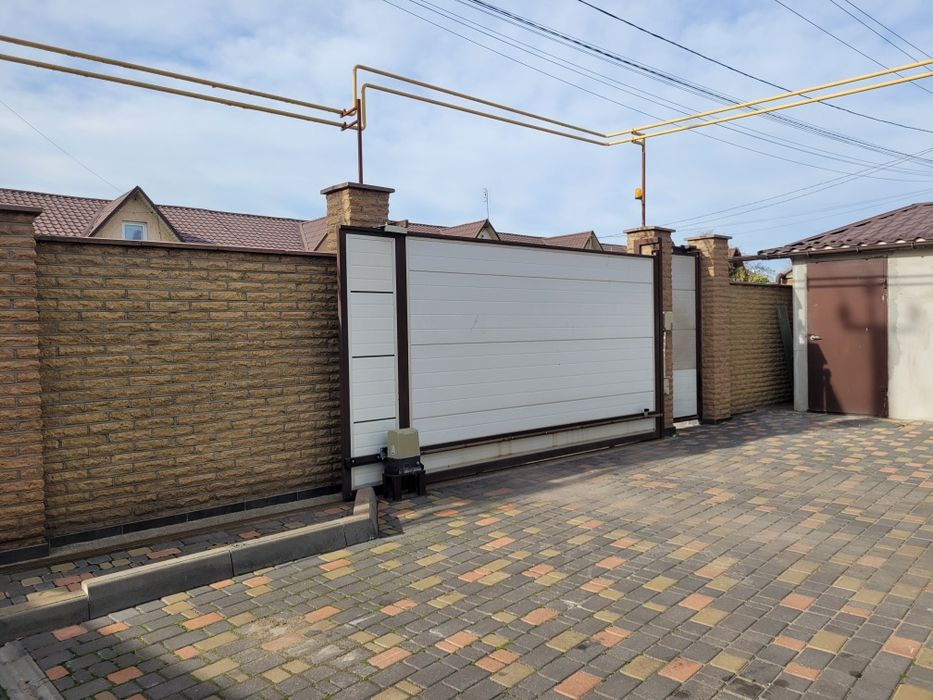 Продам укомплектованную квартиру в центре Нерубайского!