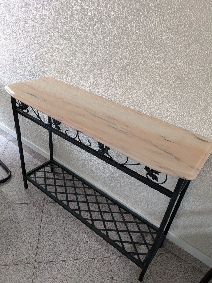 Consola de ferro com topo de mármore