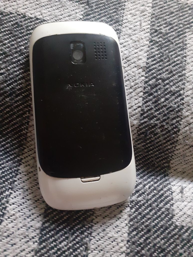 Nokia Asha 303 + карта памяти 2 гб