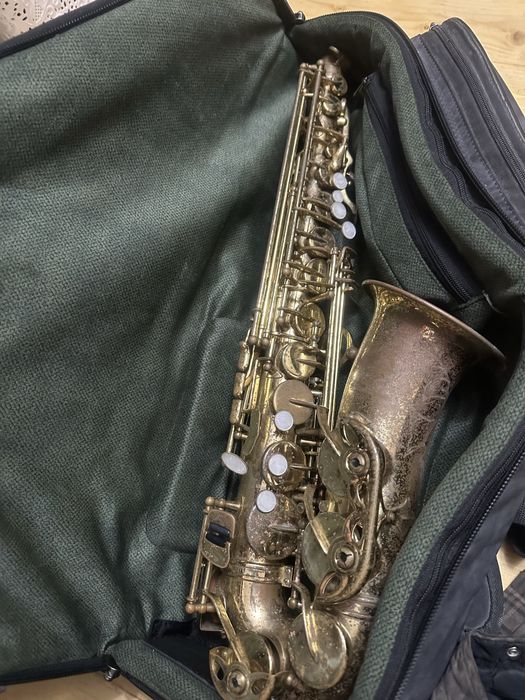 саксофон maxtone By french engineer альт + мундштук +чихол+нова трость