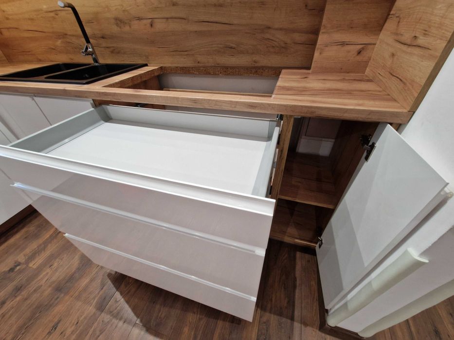 Meble kuchenne + okap i zlewozmywak