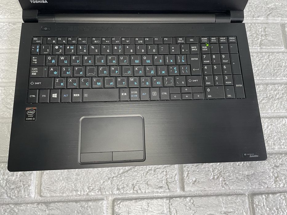 Офісний, надійний ноутбук з Японії/i3-5005/8 GB/SSD/Видеокарта 2GB.