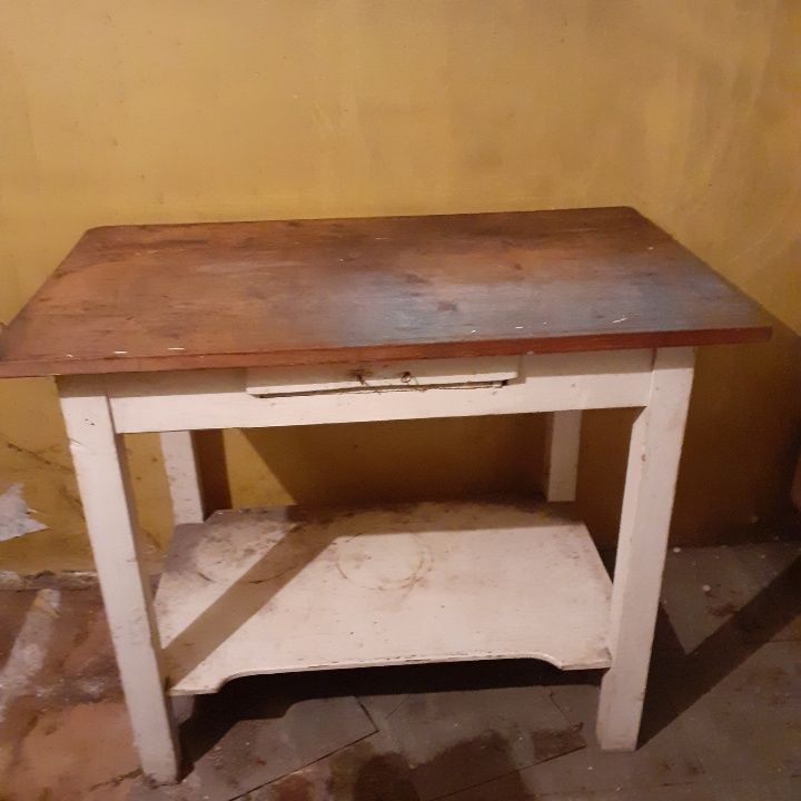 Kredens plus stół drewniany z lat 70 tych.