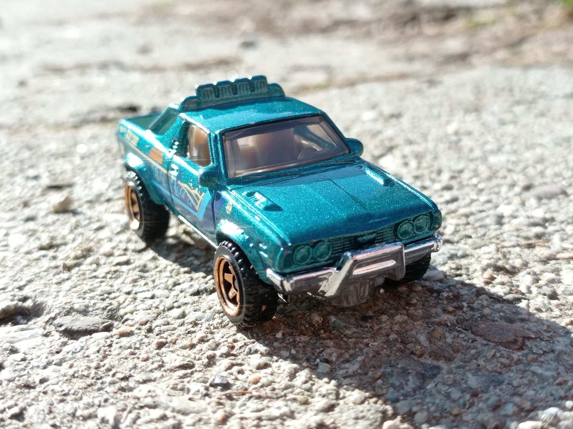 Hotwheels 2012 model samochodu Subaru BRAT 1:64