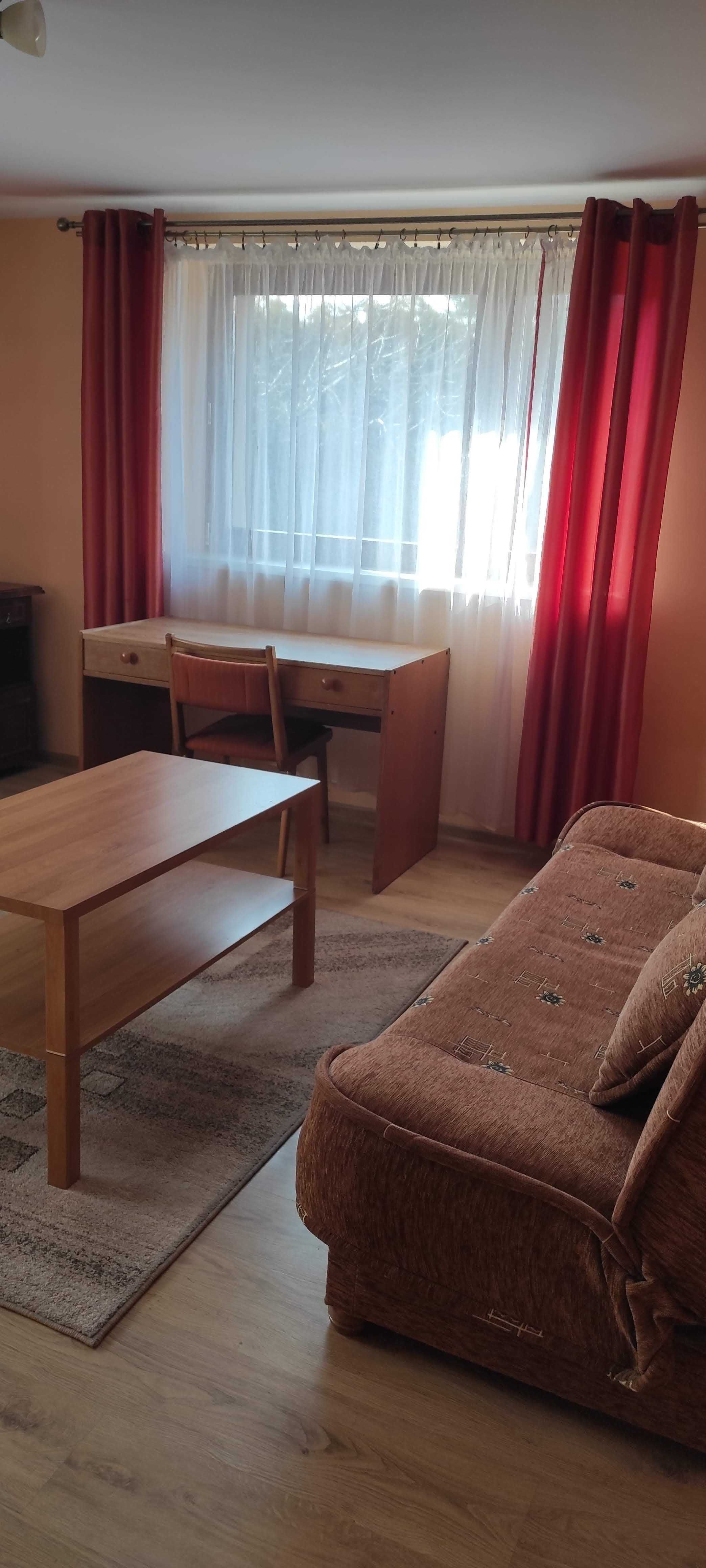 Wynajmę pokój dla jednej osoby.