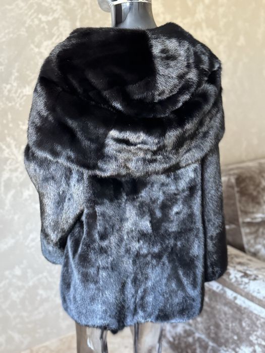 Норкова шуба , норка з капюшоном , норкове манто .