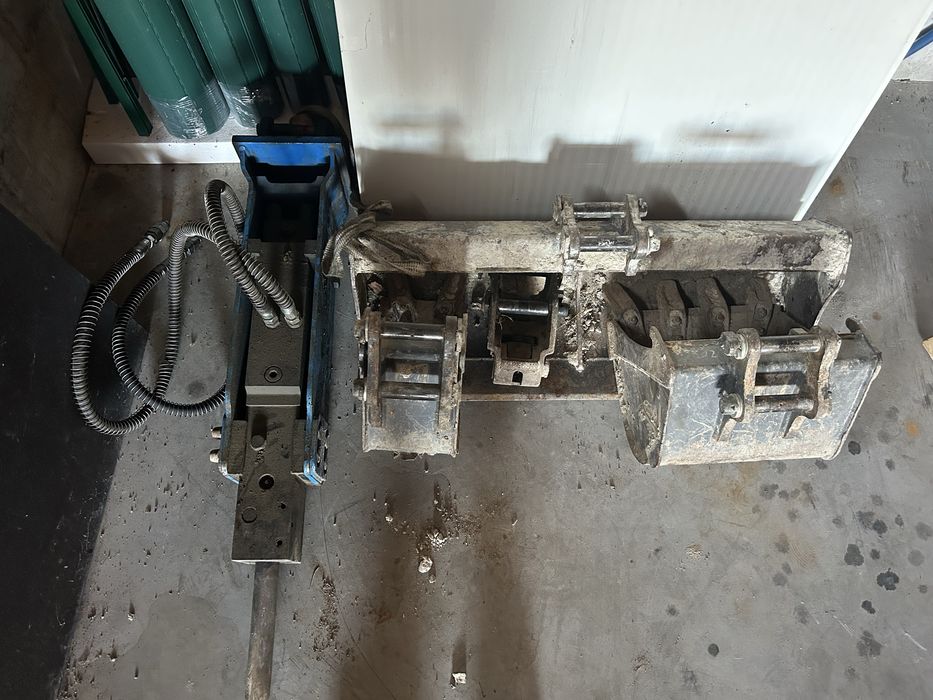 Conjunto baldes e martelo para maquina 1.7 toneladas