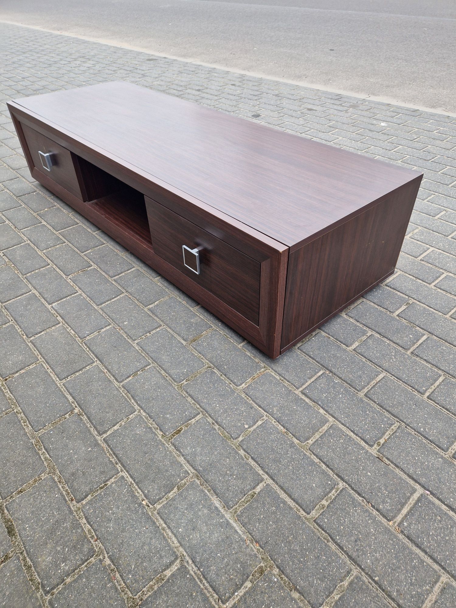 Szafka pod telewizor.