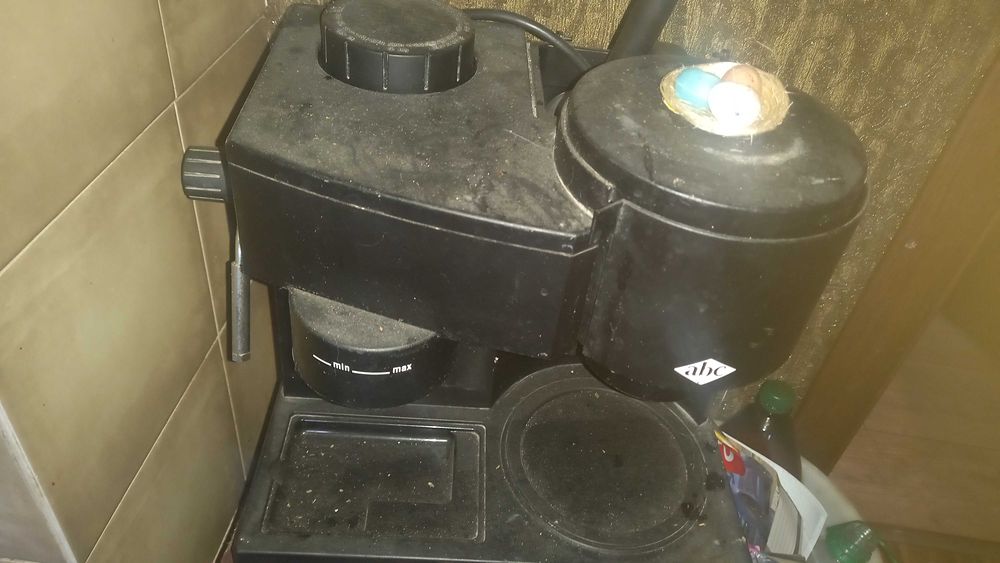 Робоча кавоварка все ціле все робоче