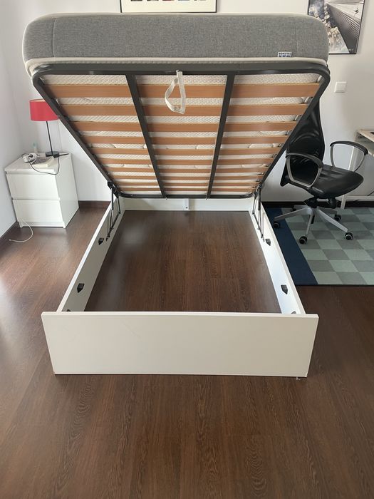 Cama + colchão + estante