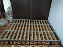 Estrado de cama com 4 pés removíveis, medida 195*150 cm