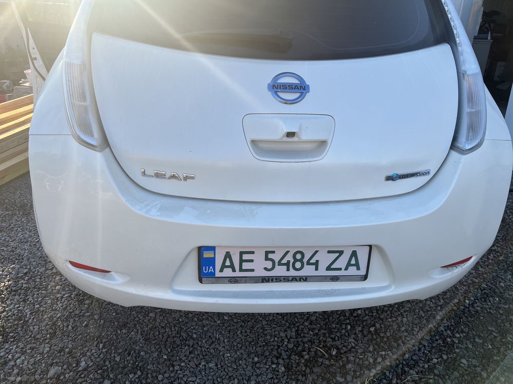 Машина в хорошому состояние Nissan leaf