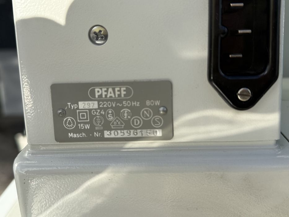 Швейная машина Pfaff  297