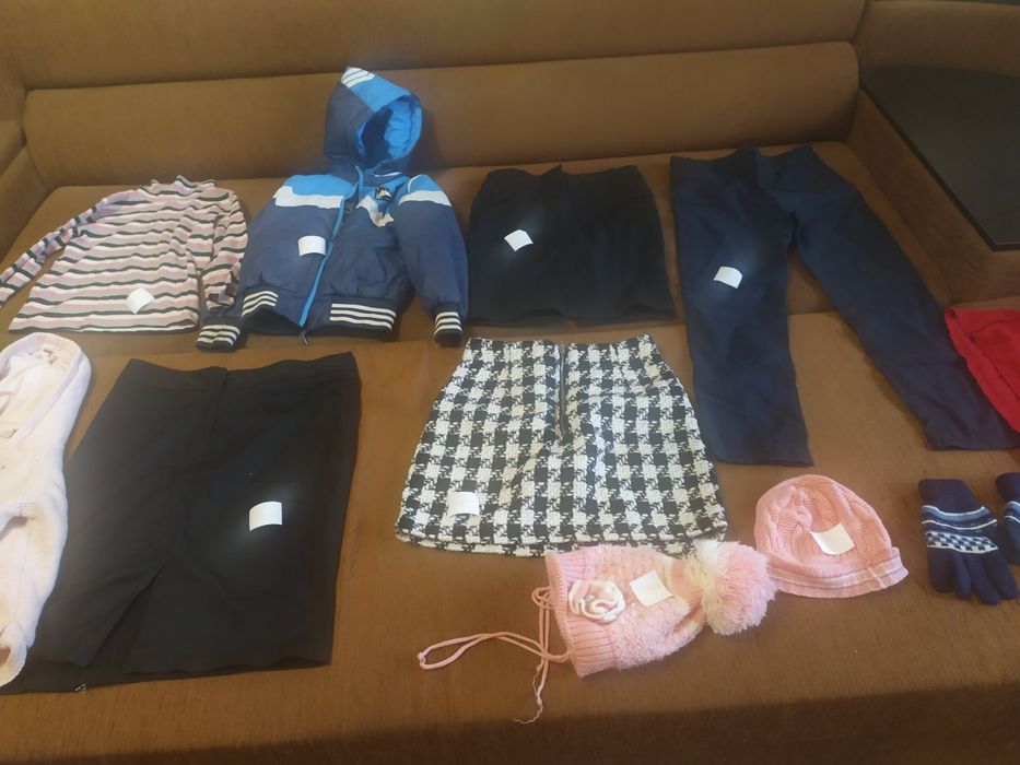 Продам куртку детскую.