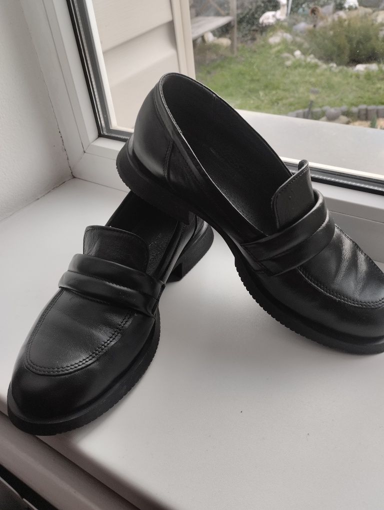 Продам шкіряні лофери