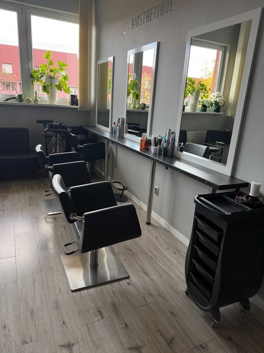 3-miesięczne szkolenie / Przedłużanie włosów / dla początkujących