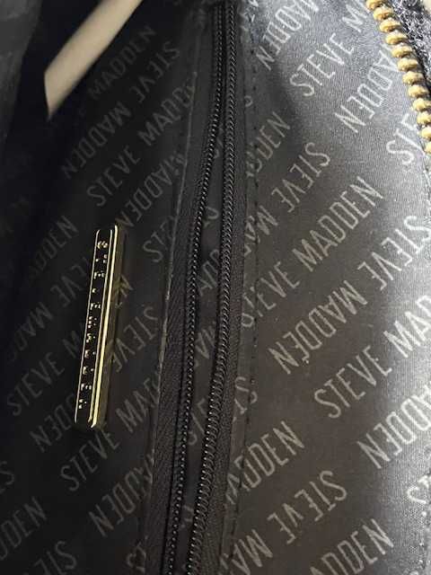 Steve Madden - urokliwa torebeczka z futerka ze zdobieniami
