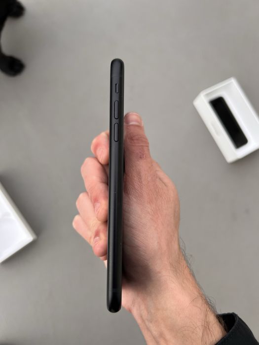 Iphone XR preto com 64 G em bom estado , caixa original