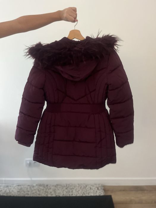 Ciepła kurtka zimowa dziewczęca bordowa z kapturem – rozmiar 140