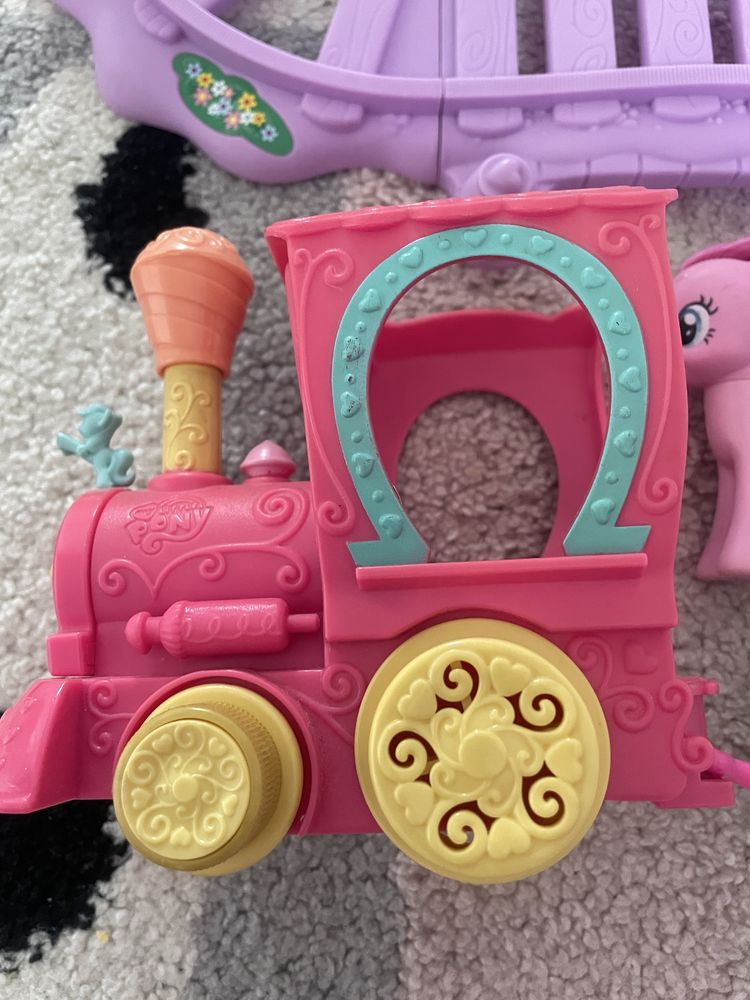 Pociąg przyjaźni Little Pony tory i 2 kucyki