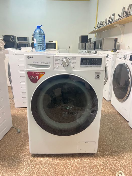 Пральна машина LG з сушкою, парою та WI-FI